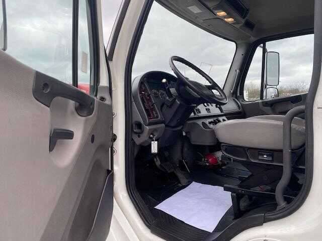 2020 Freightliner M2 image 6