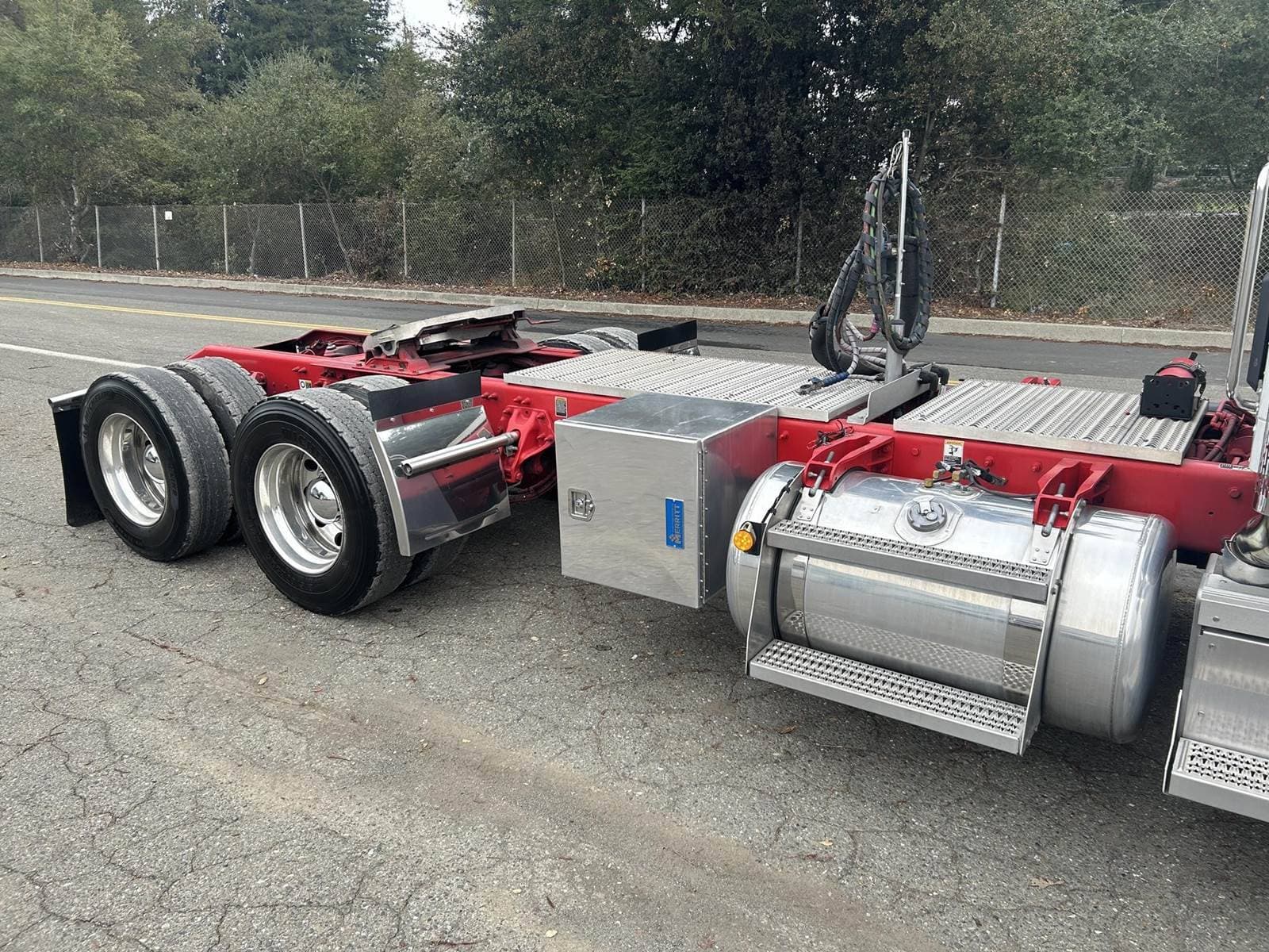 2022 Peterbilt 579 image 10