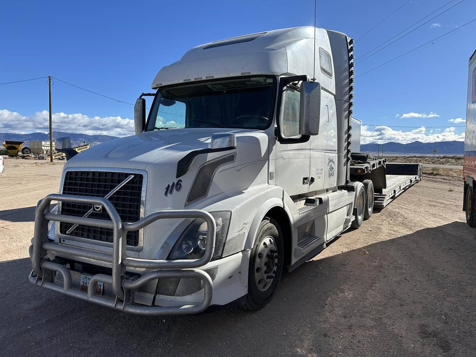 2016 Volvo VNL64T670 image 1