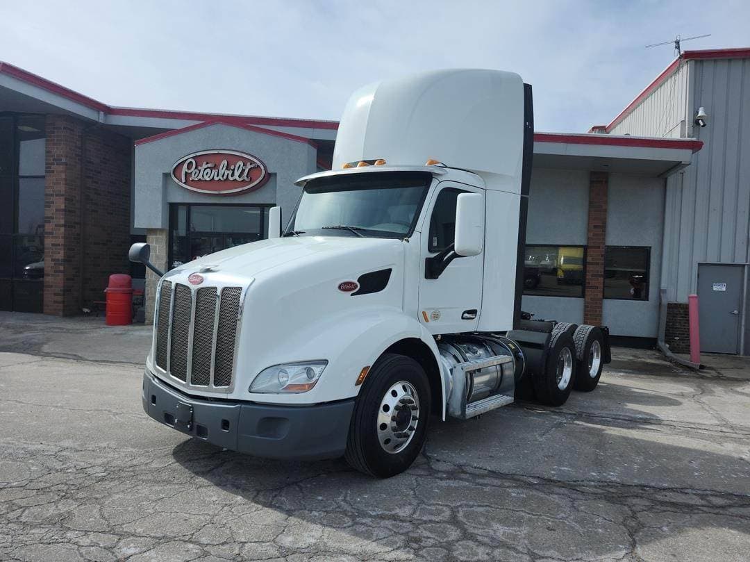 2020 Peterbilt 579 image 1