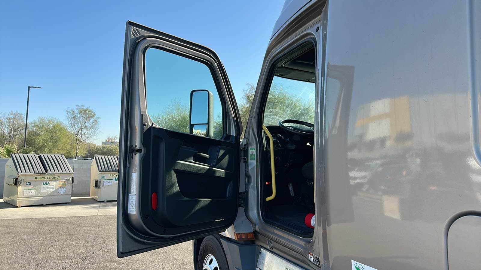 2024 Freightliner Cascadia 126 image 5