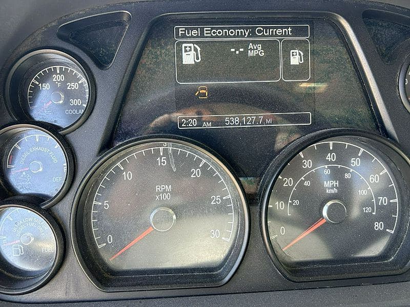 2021 Peterbilt 579 image 8