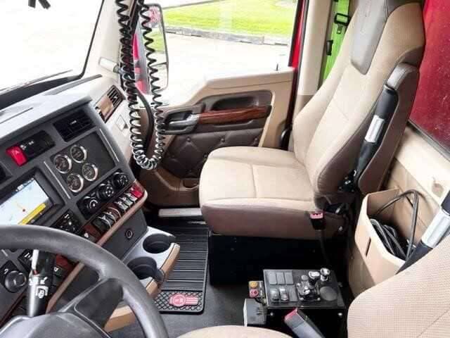 2020 Kenworth T880 image 15