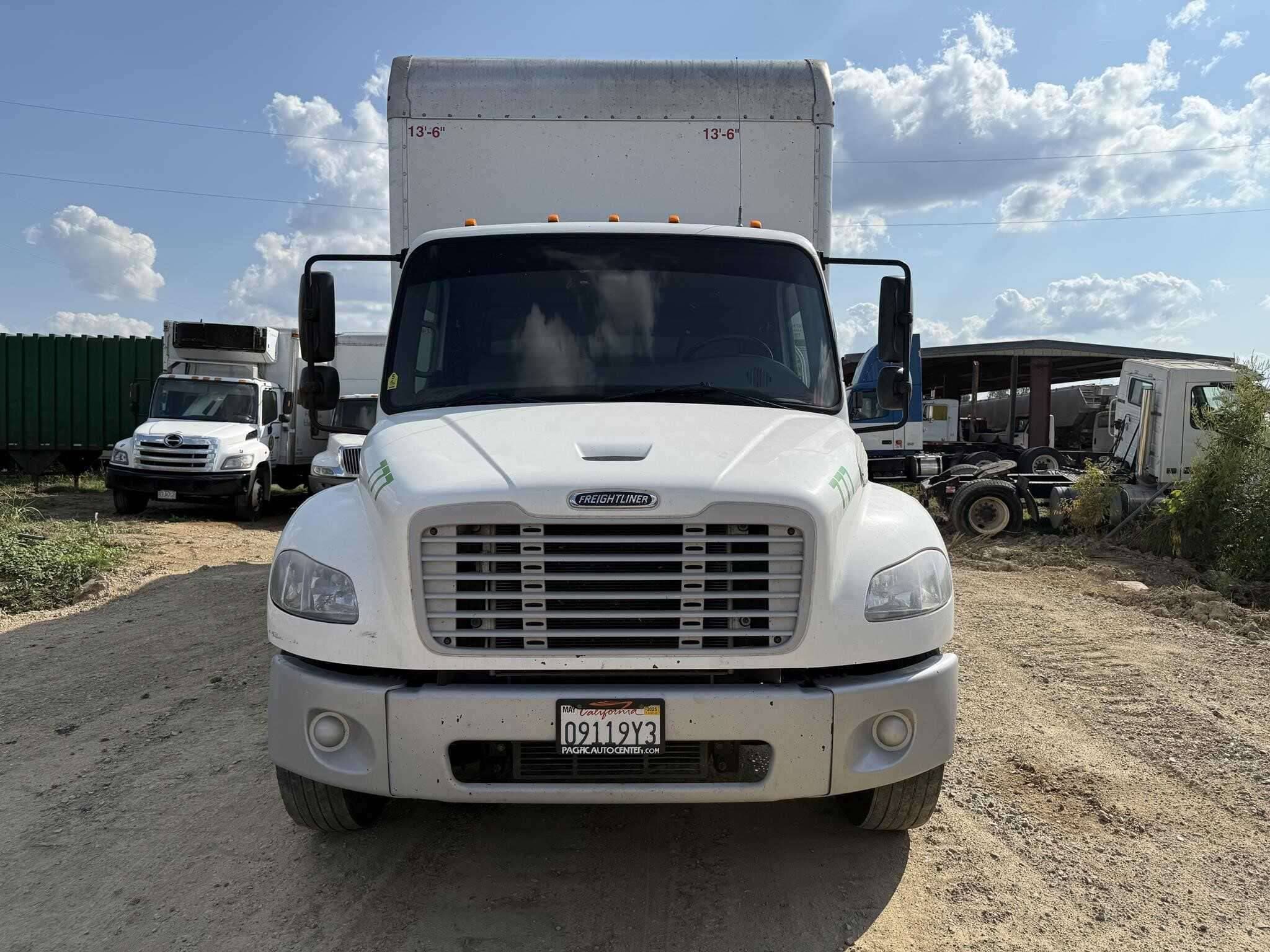 2022 Freightliner M2 image 1