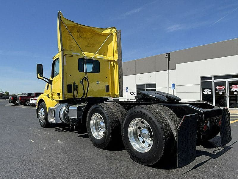 2021 Peterbilt 579 image 5