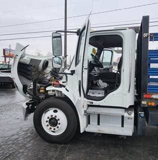2019 Freightliner M2 image 3