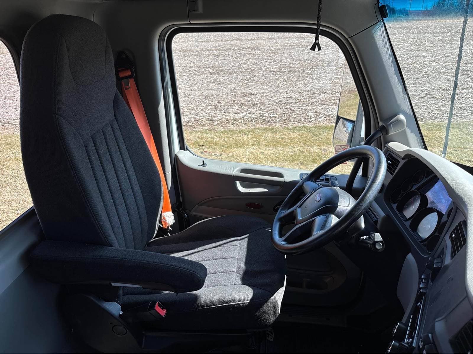 2020 Peterbilt 579 image 13