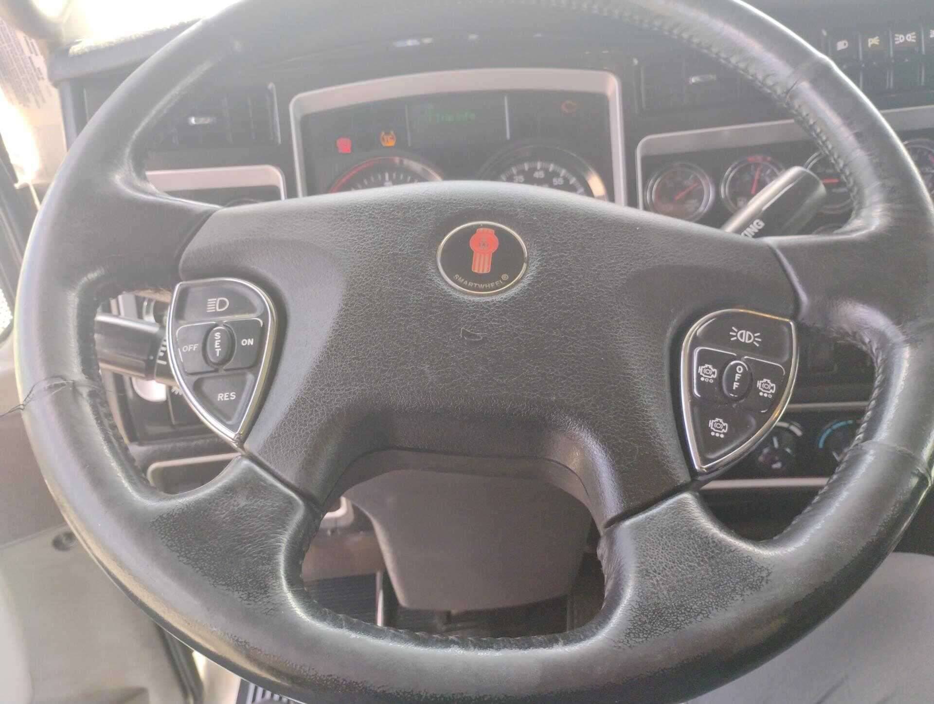 2019 Kenworth T8 Series image 21