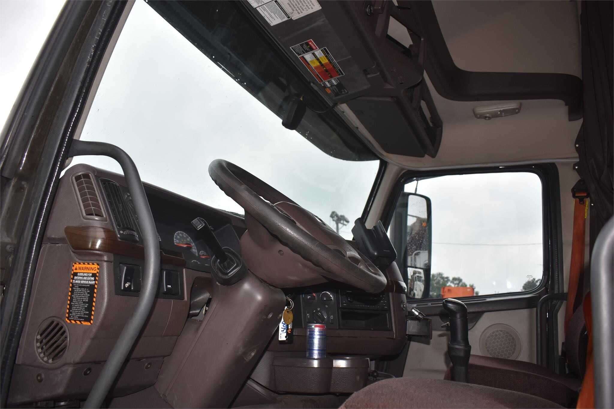 2014 Volvo VNL image 4