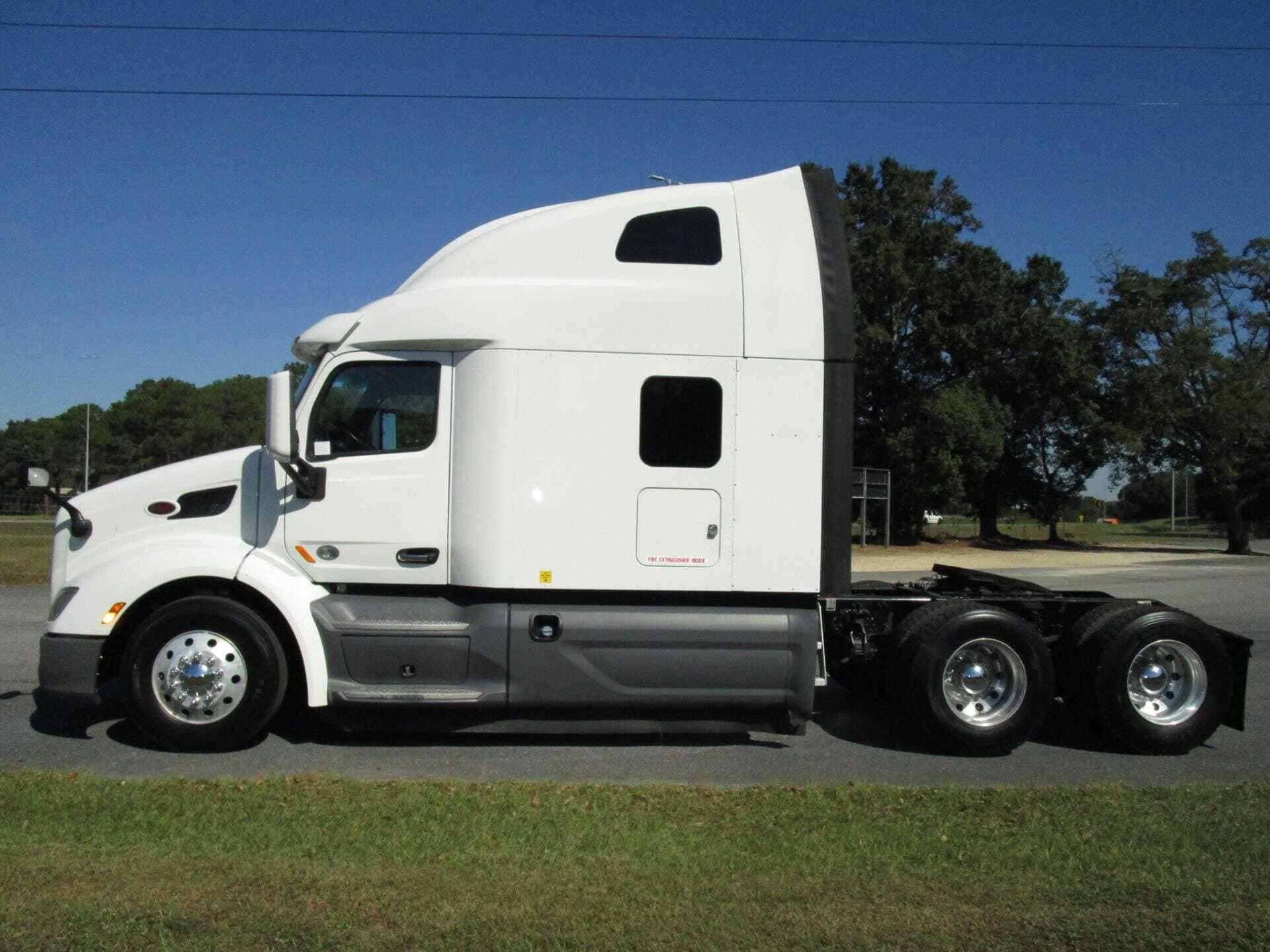 2021 Peterbilt 579 image 4