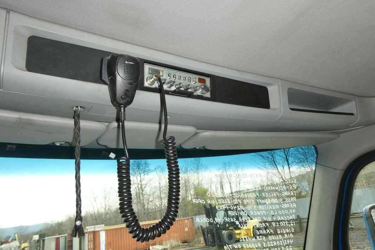 2017 Kenworth T880 image 8