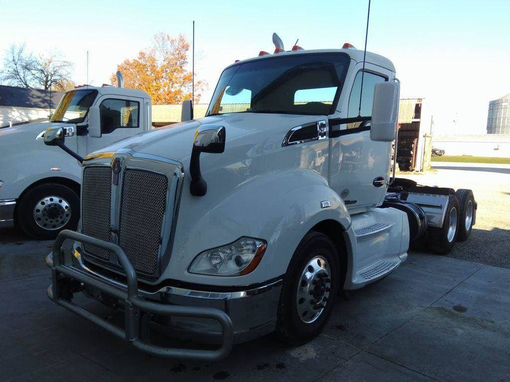 2020 Kenworth T680 image 1