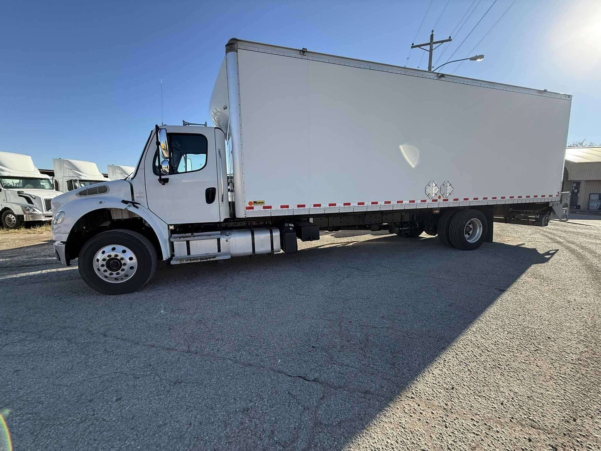 2021 Freightliner M2 image 10