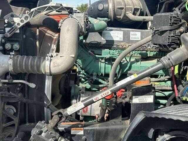 2018 Volvo VNL670 image 7