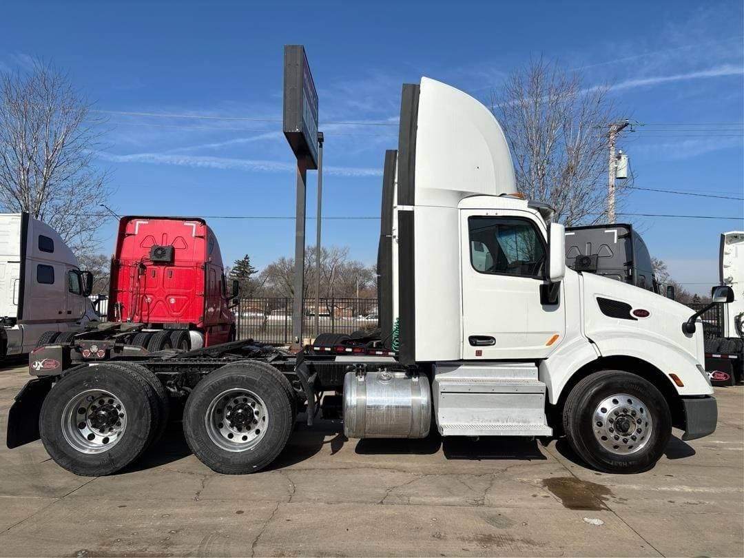 2020 Peterbilt 579 image 7