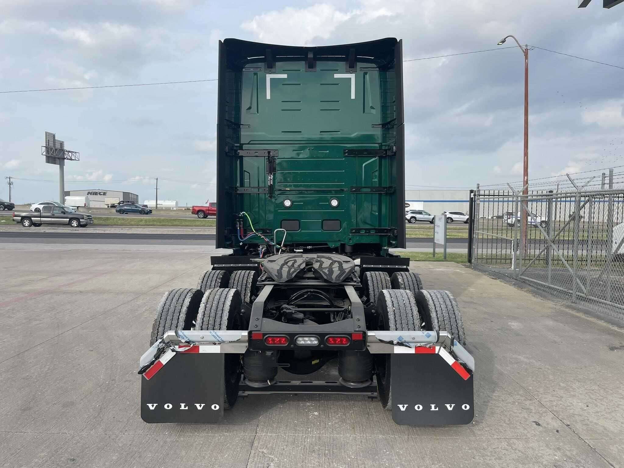 2026 Volvo NEW VNL image 7