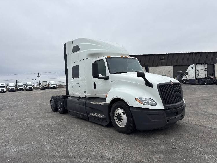 2023 International LT62F image 1