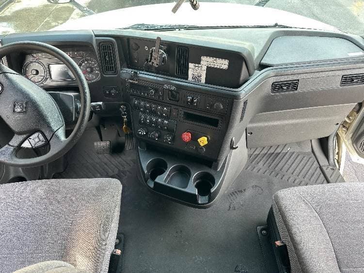 2023 International LT62F image 8
