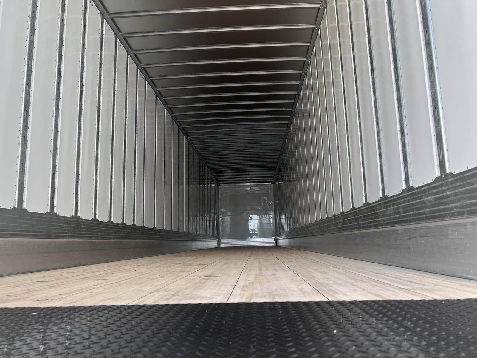 2026 Utility 53` Dry Van image 2