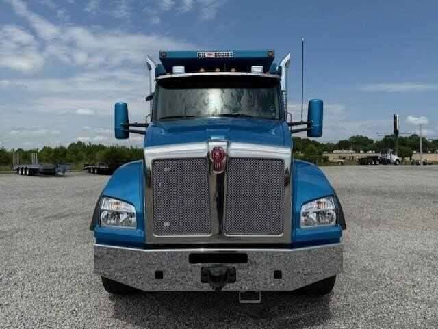 2024 Kenworth T880 image 4