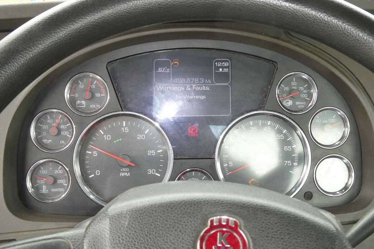 2017 Kenworth T880 image 11