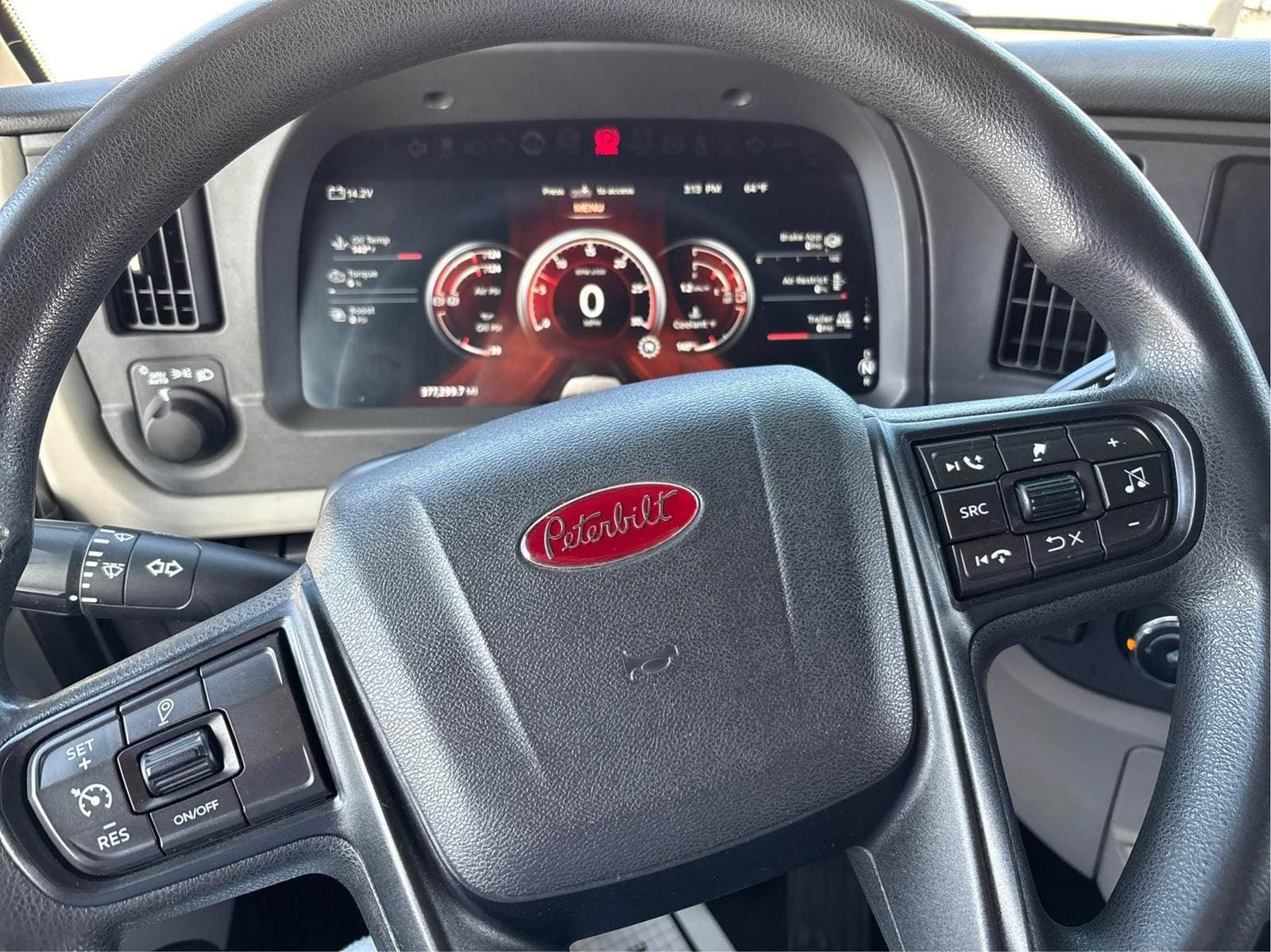 2023 Peterbilt 579 image 10