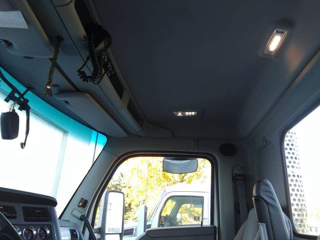 2020 Kenworth T680 image 8