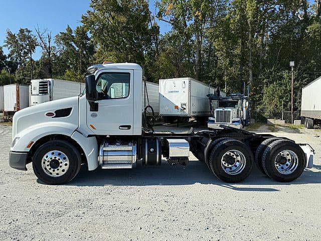 2021 Peterbilt 579 image 4