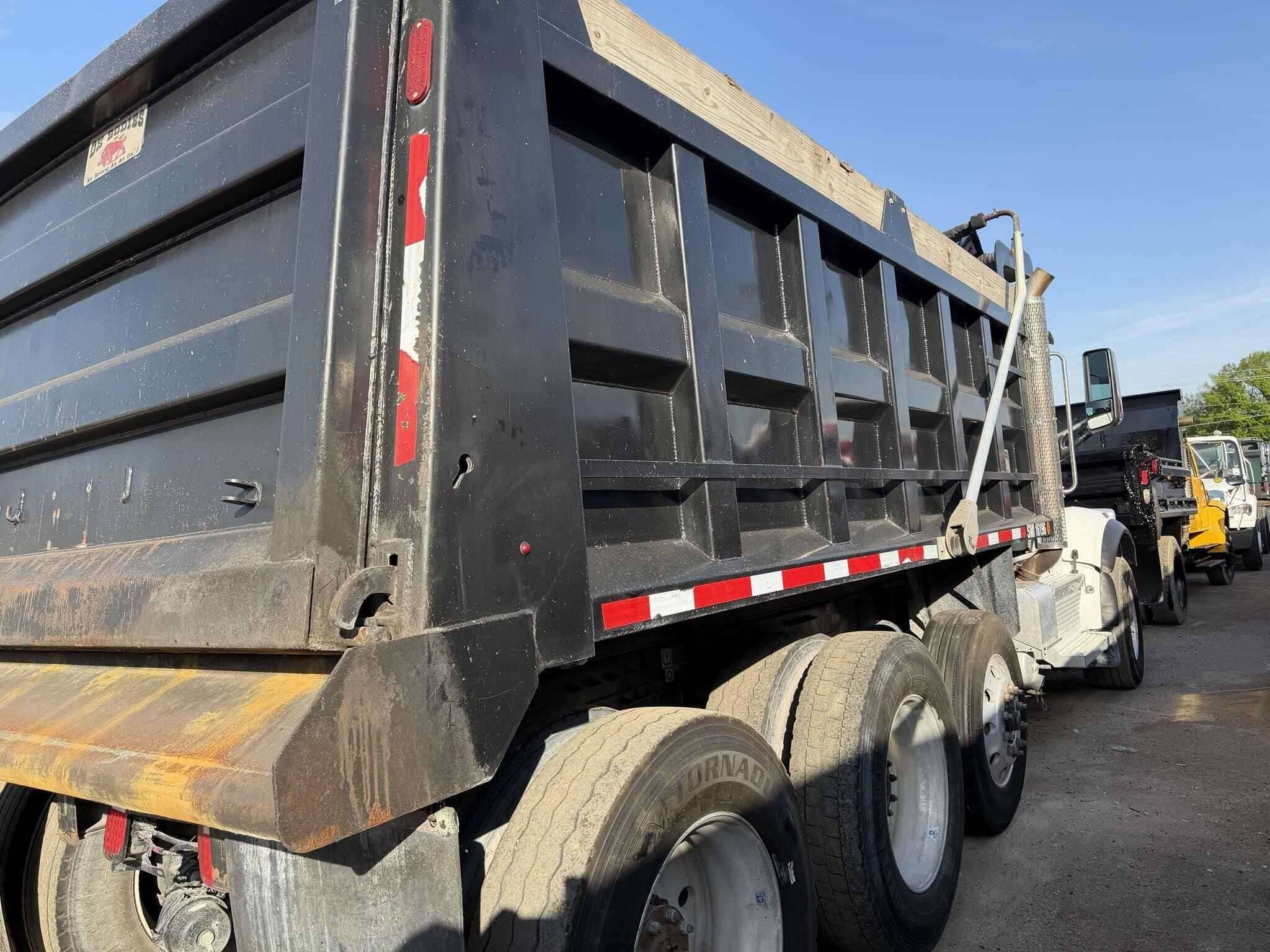 2019 Peterbilt 567 image 12