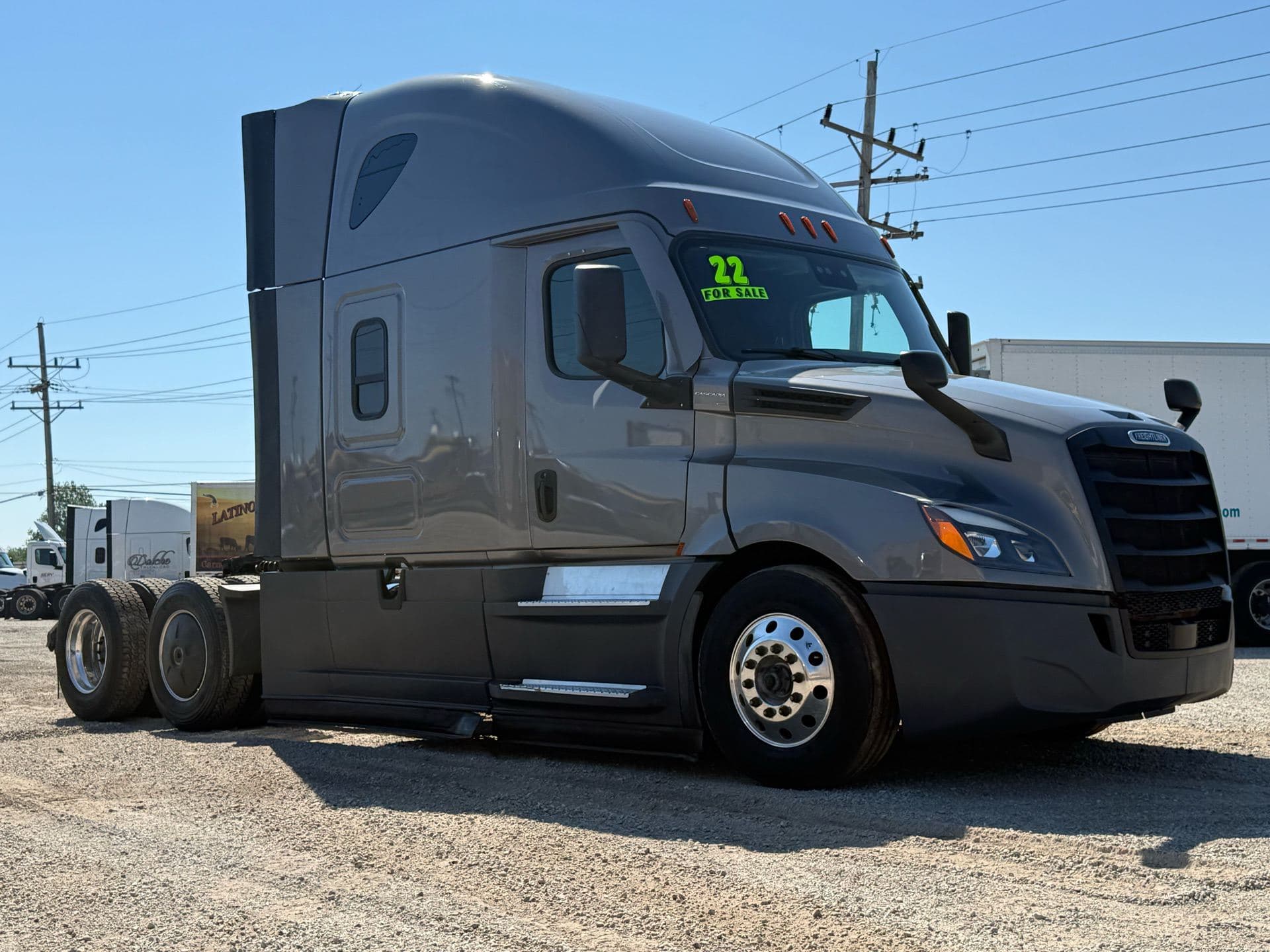 2022 Freightliner - 469k - 11,600 Hours! image 1