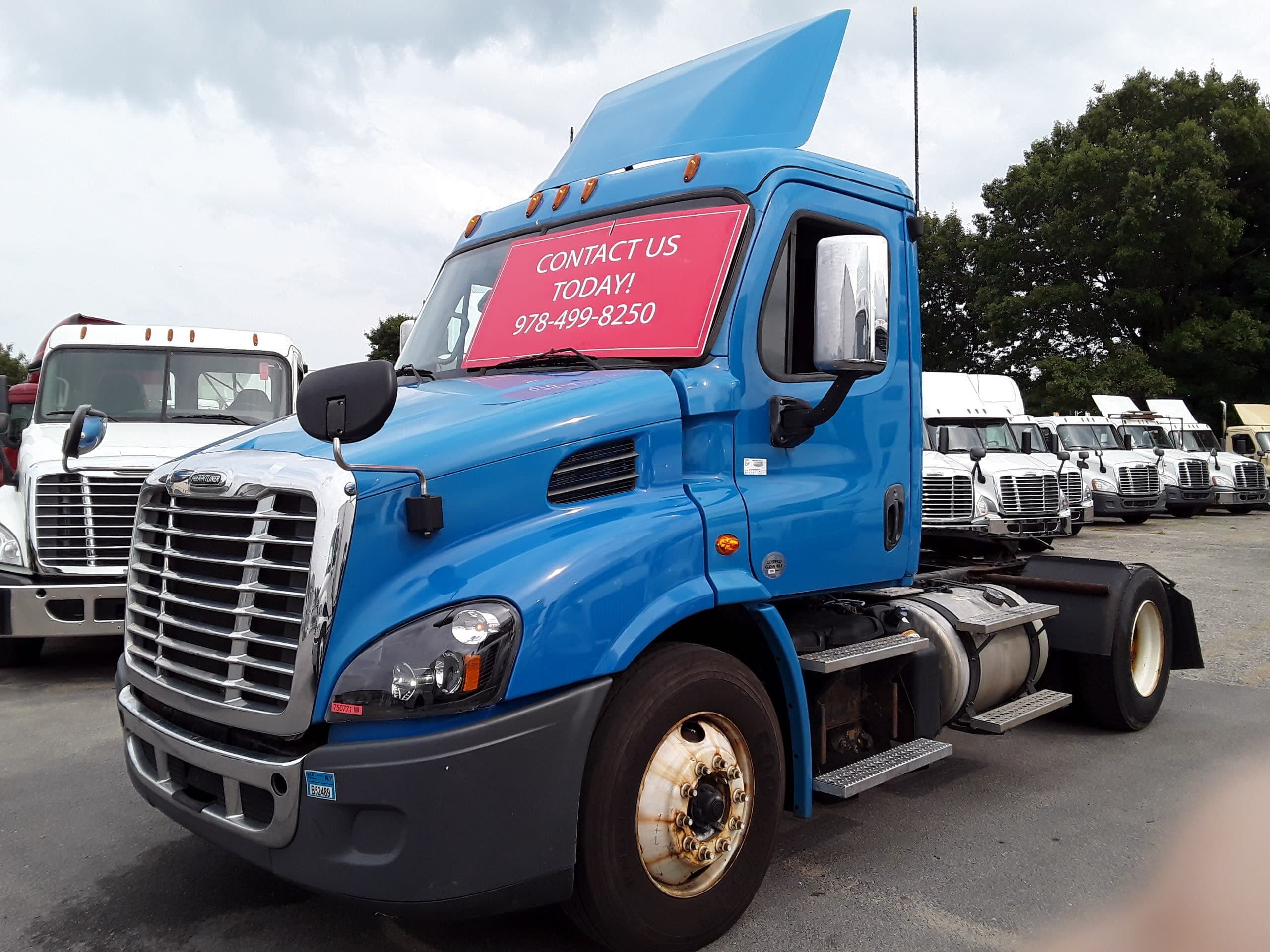Used 2018 FREIGHTLINER Conventional - Day Cab - CASCADIA 113 For Sale image 1