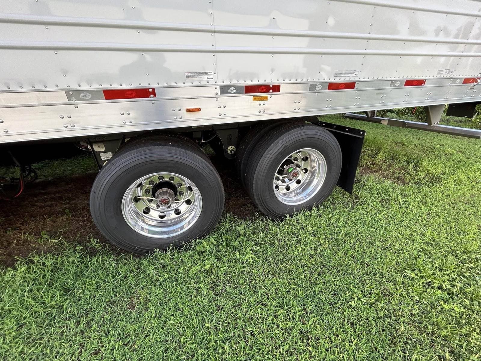 2026 Utility 3000R image 8