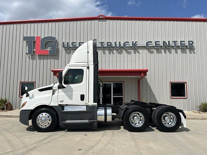 2021 Freightliner Cascadia 126 image 6