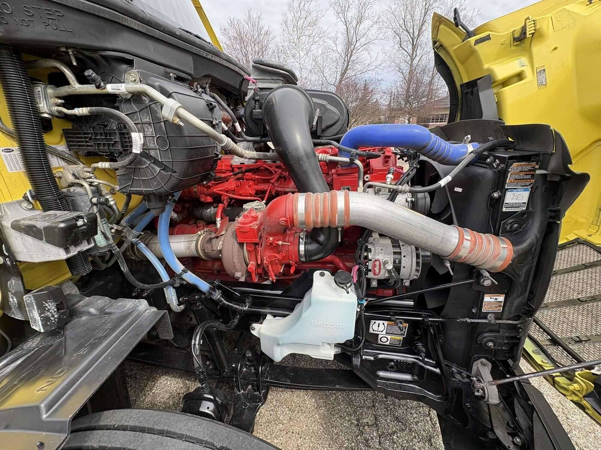2023 Peterbilt 579 image 14