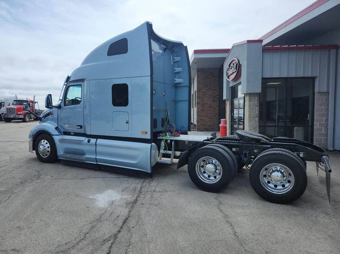 2024 Peterbilt 579 image 4