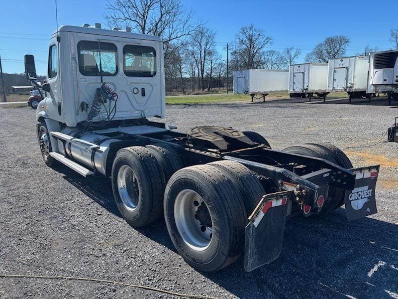 2020 Freightliner Cascadia 113 image 4
