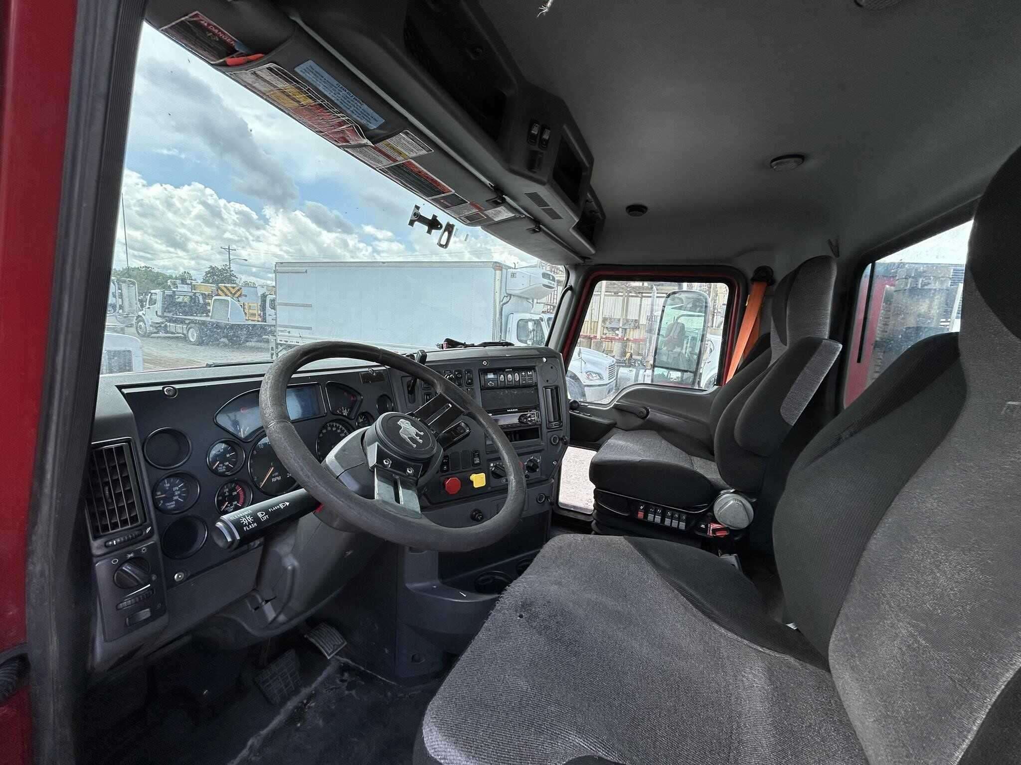 2017 Mack CXU613 Pinnacle image 7