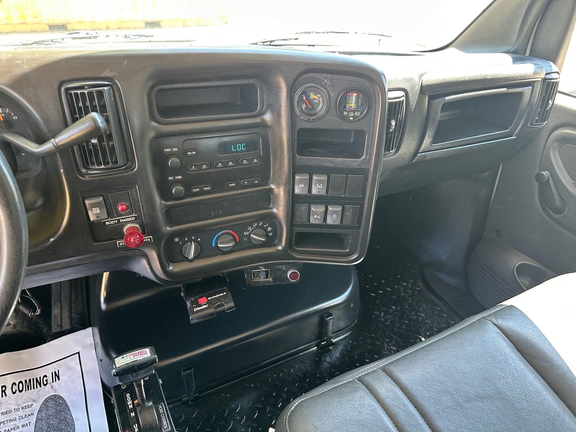 2009 GMC TOPKICK C7500 Dump Truck image 27