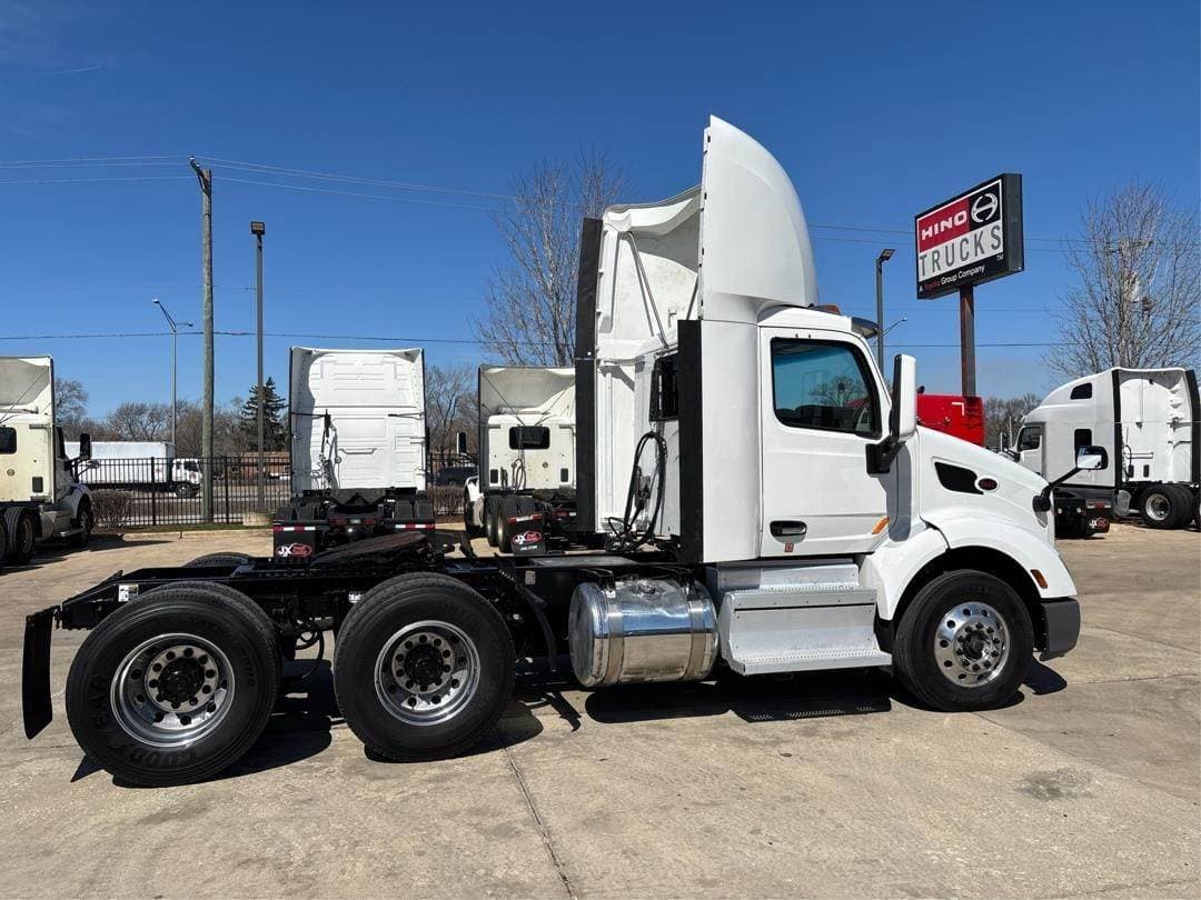 2020 Peterbilt 579 image 8