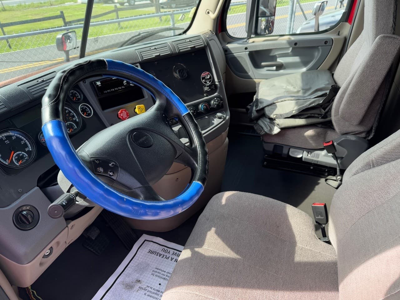 Used 2016 FREIGHTLINER Conventional - Sleeper Truck - Cascadia For Sale image 5