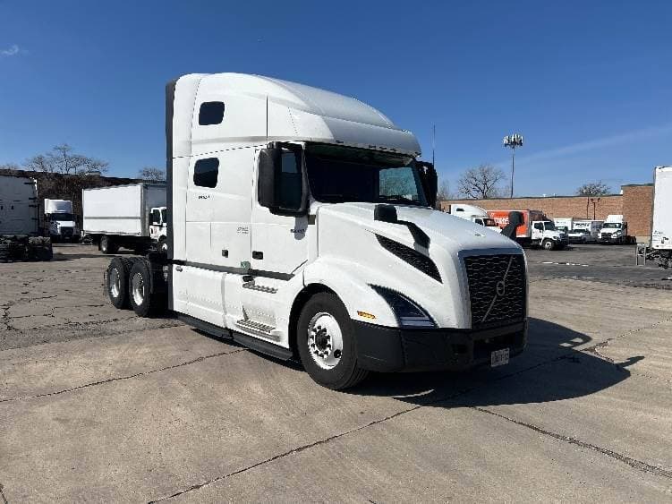 2023 Volvo VNL64760 image 1
