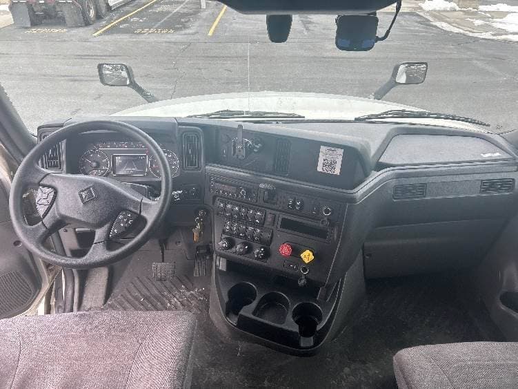 2023 International LT62F image 7
