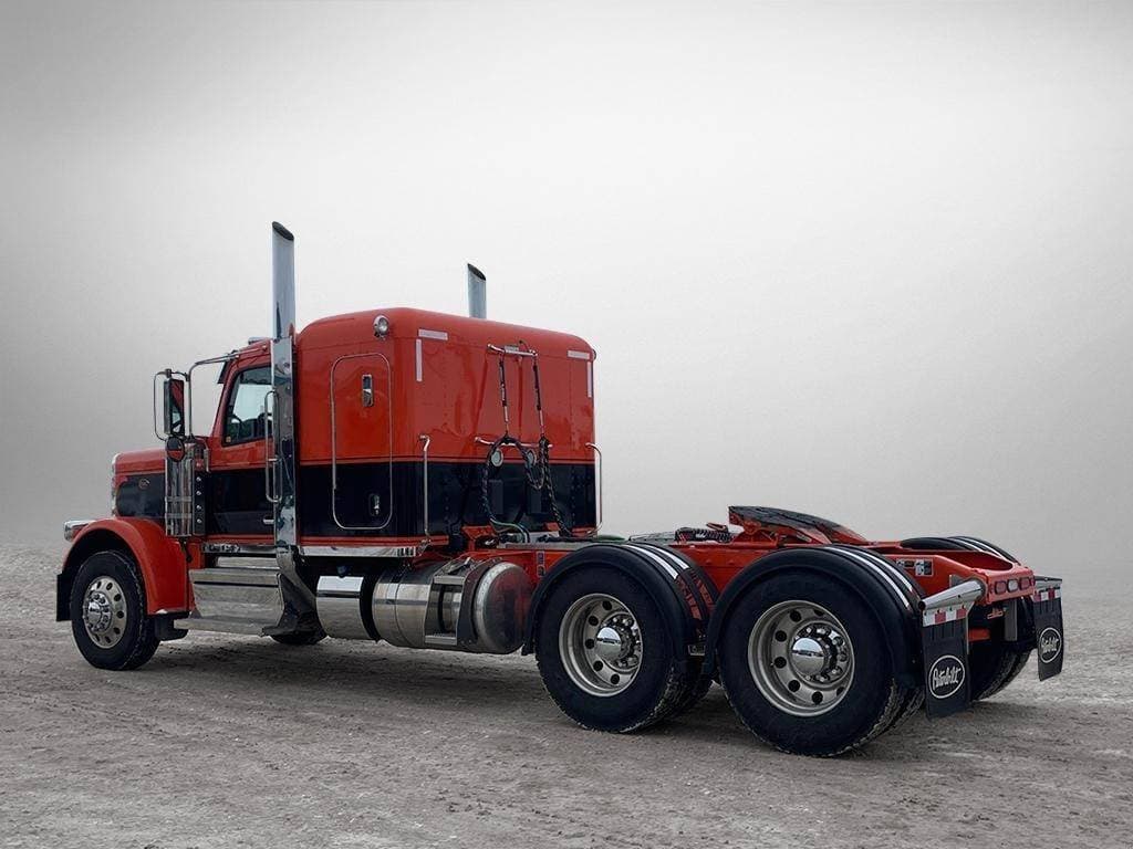 2025 Peterbilt 589 image 4