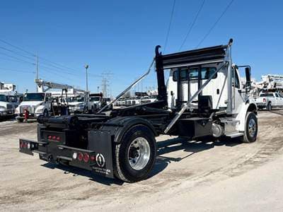 2025 Freightliner M2 image 4