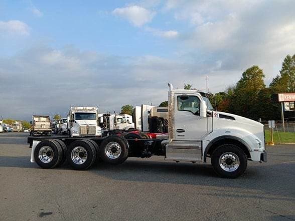 2025 Kenworth T880 image 7