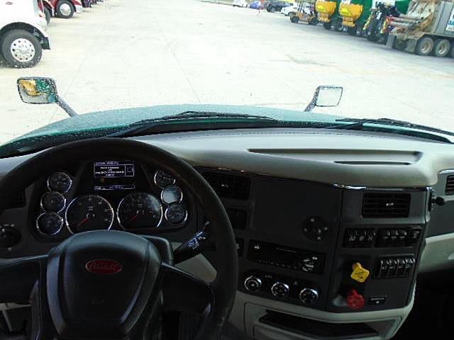 2020 Peterbilt 579 image 6
