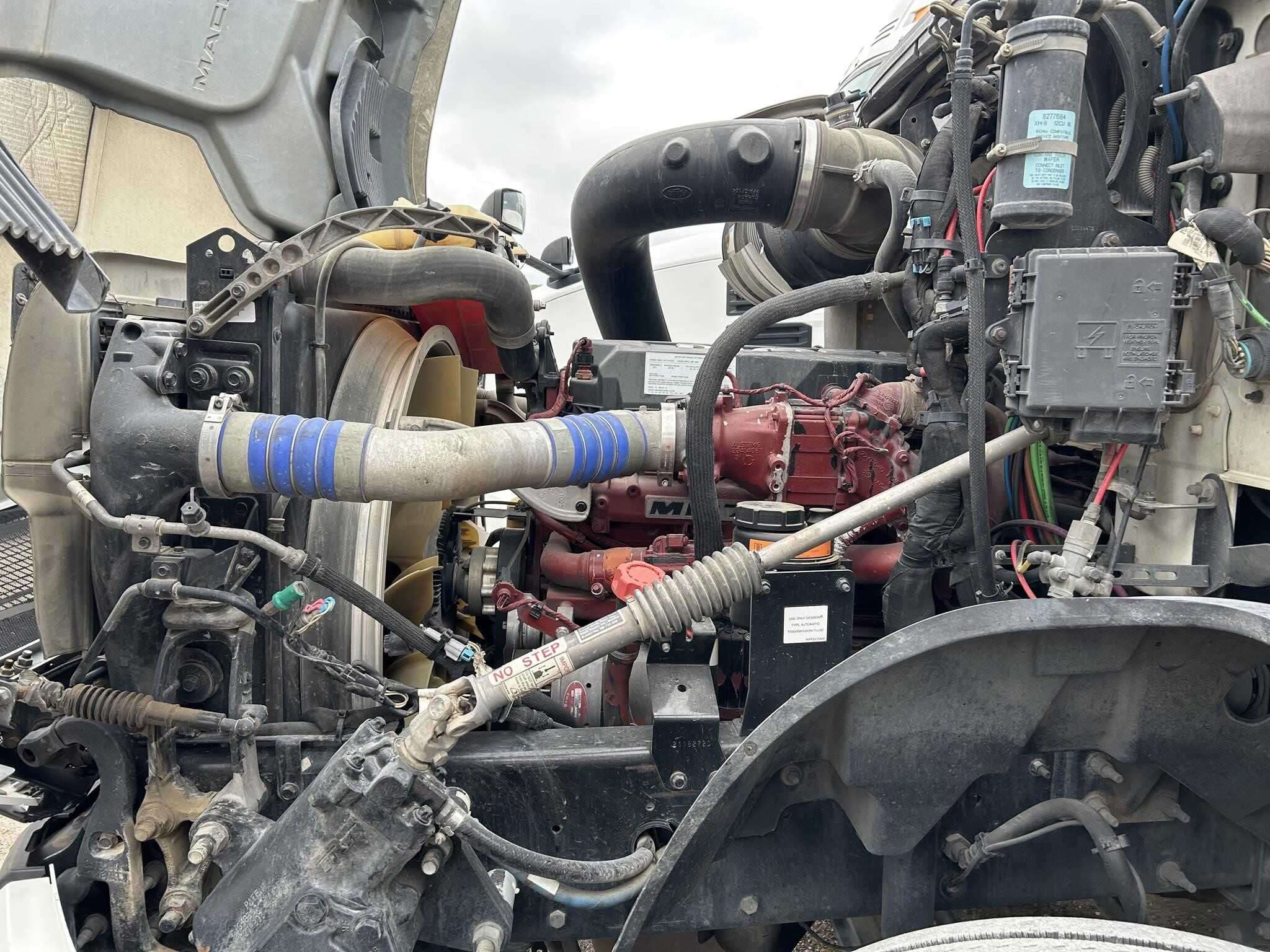 Used 2019 MACK ANTHEM Conventional - Day Cab in Covington, TN image 8