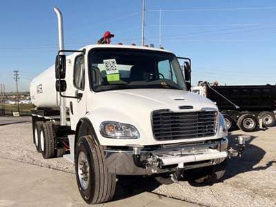 2025 Freightliner M2 image 6