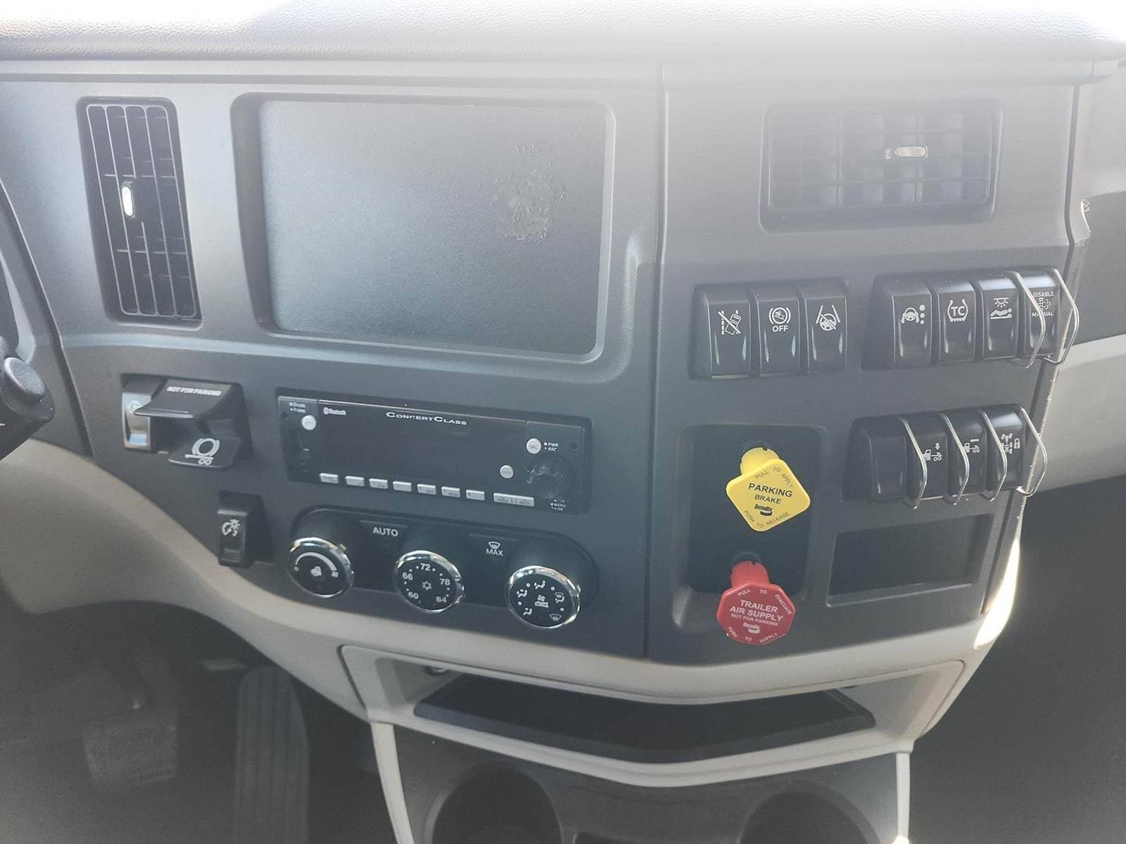 2024 Peterbilt 579 image 14