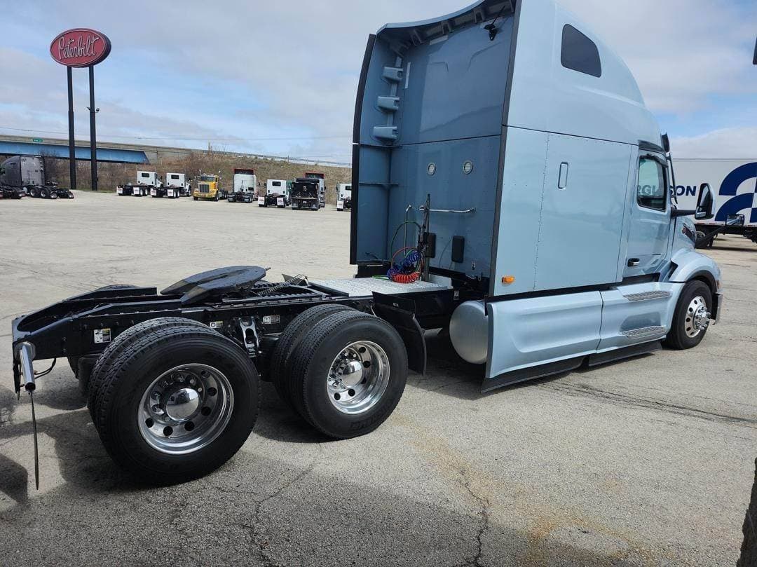 2024 Peterbilt 579 image 7